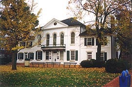 [photo, Queen Anne's County Courthouse, 100 Court House Square, Centreville, Maryland]